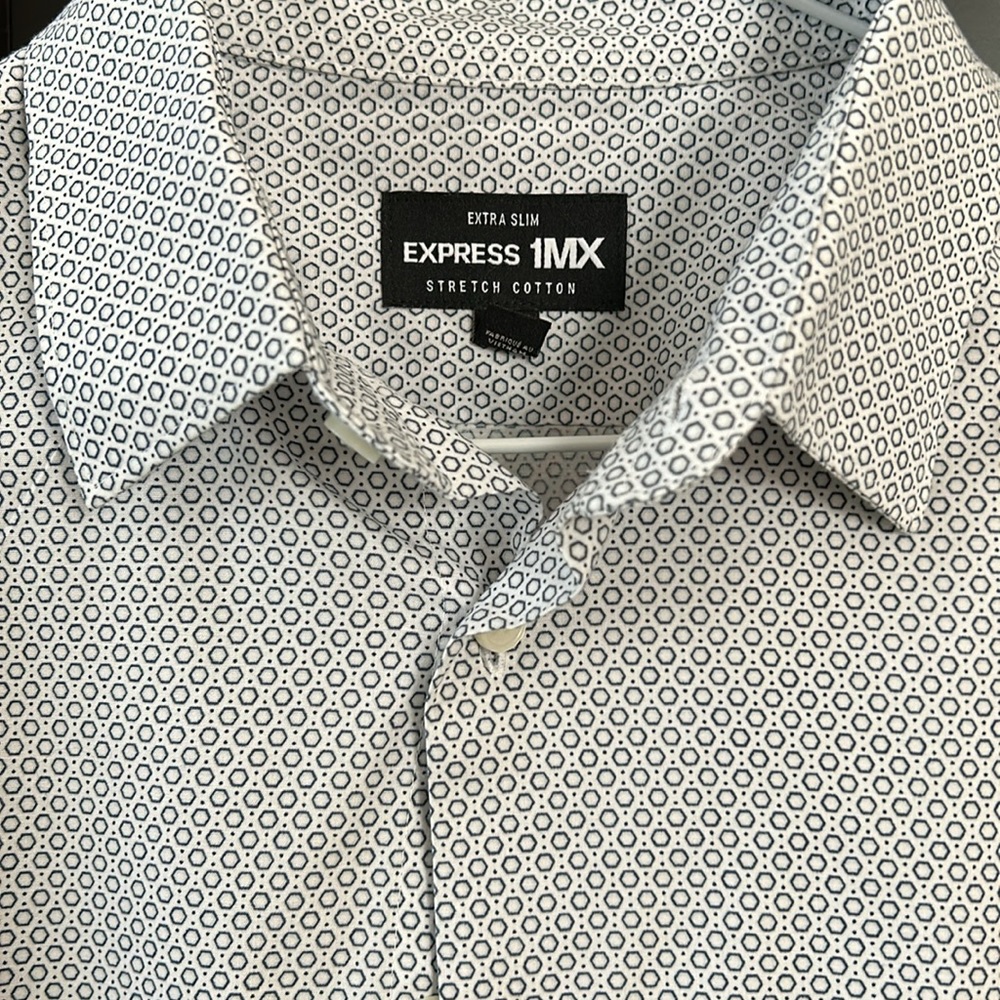 Express 1MX button down 💙 - Picture 3 of 4